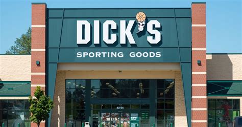 dicks sporting goods hours